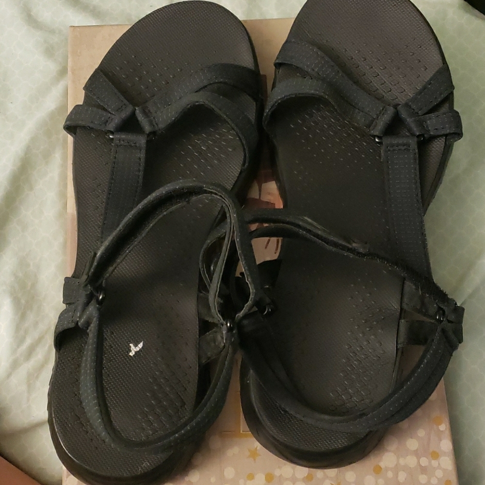 Skechers Gogamax adjustable sandals black